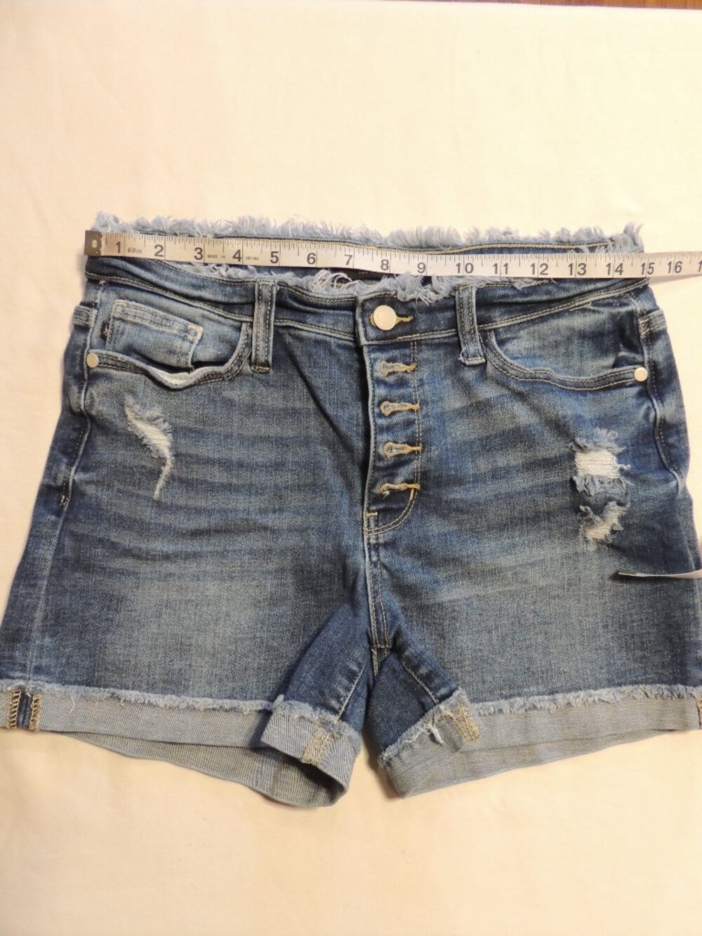 Judy Blue Button Fly Shorts Woman Large Pocket Vacation Resort Denim Jean Shorts